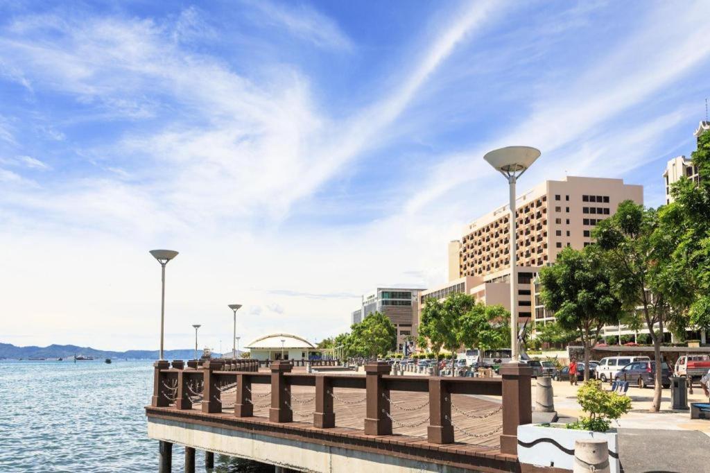 Toojou Kota Kinabalu Hotel Exterior foto